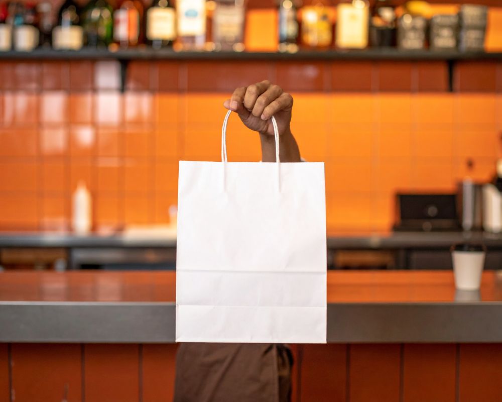 Mengapa Paper Bag Penting untuk Branding UKM